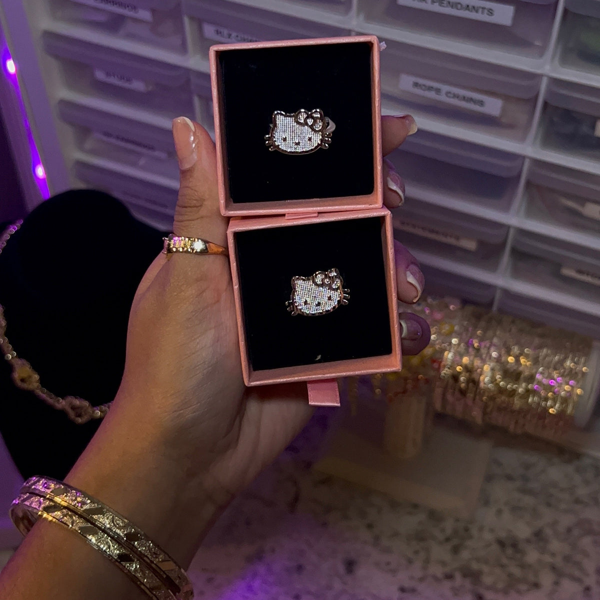 HK Face Ring