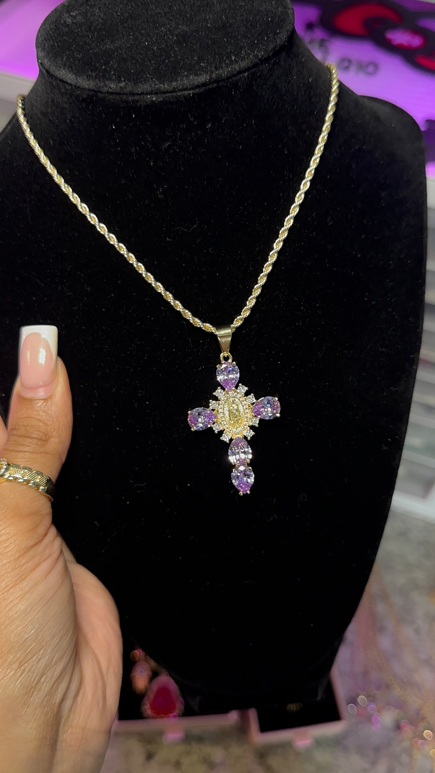 Guadalupe Cross Chain