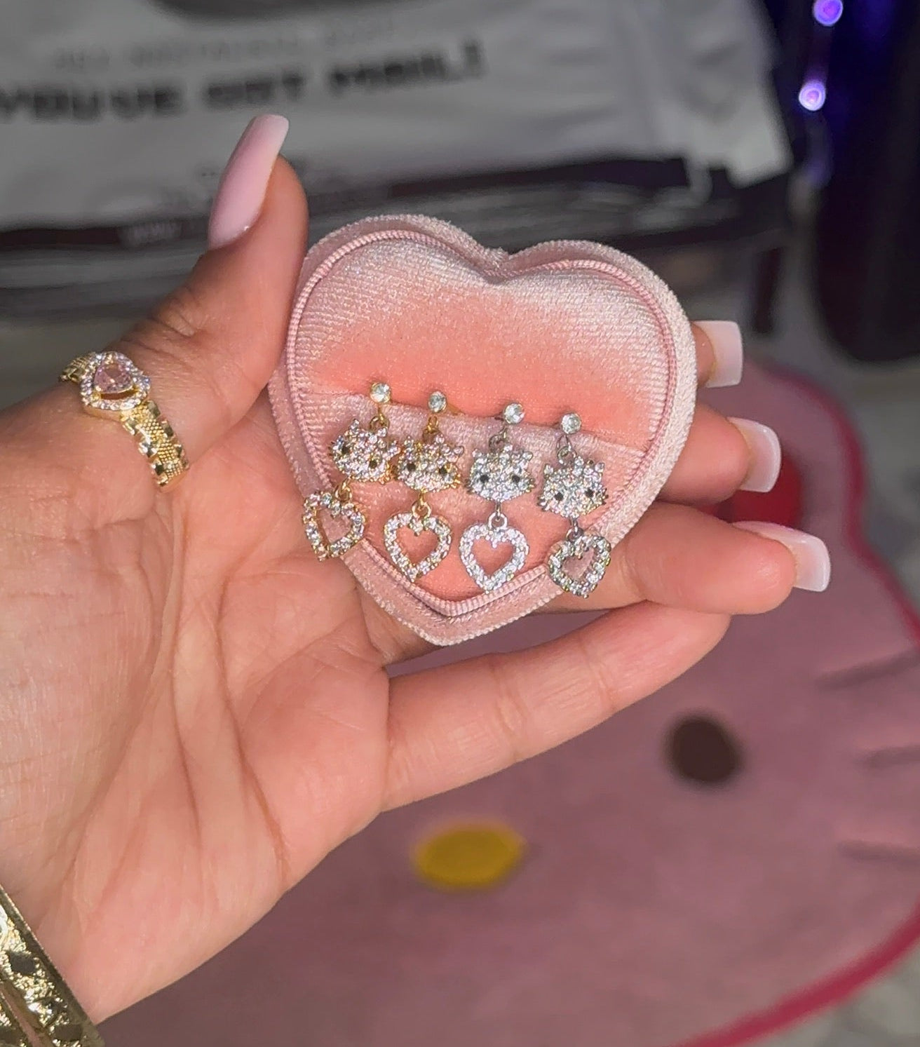 HK Face HRT Nose Stud