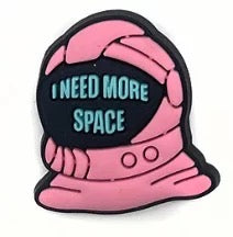 I Need More Space Helmet Croc Klip