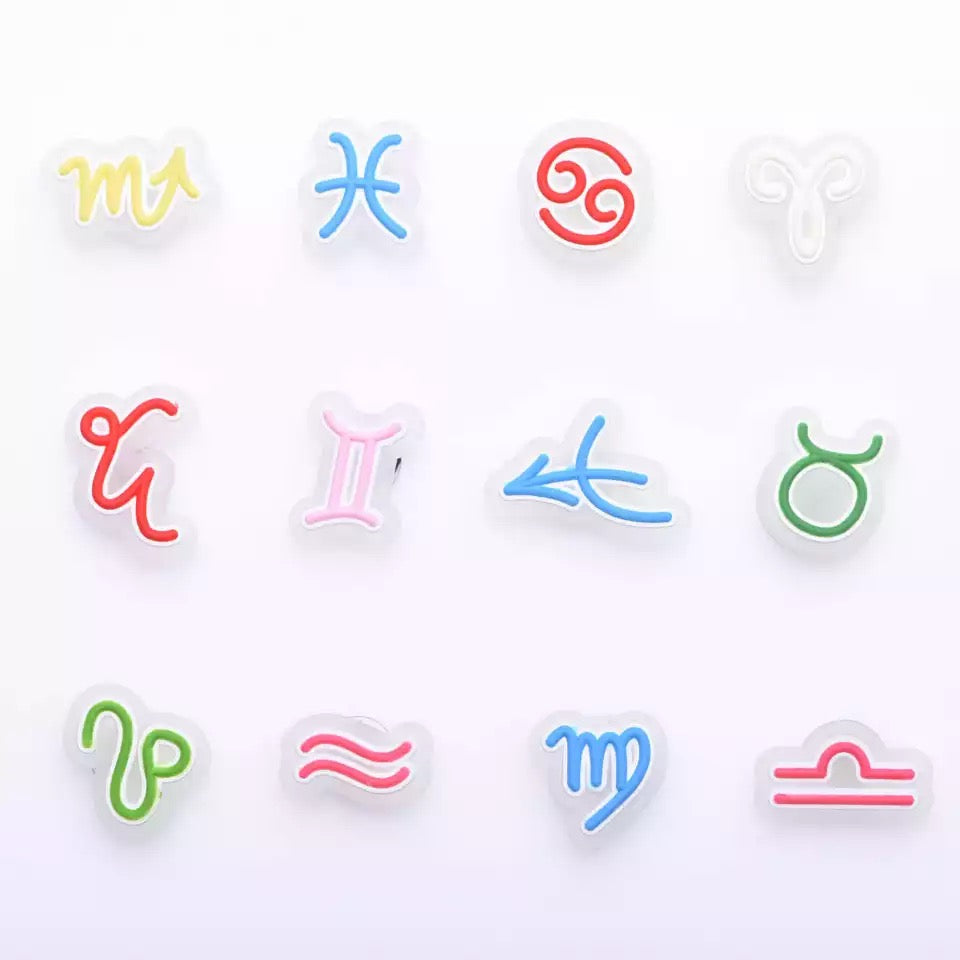 Glow Zodiac Sign Croc Klip