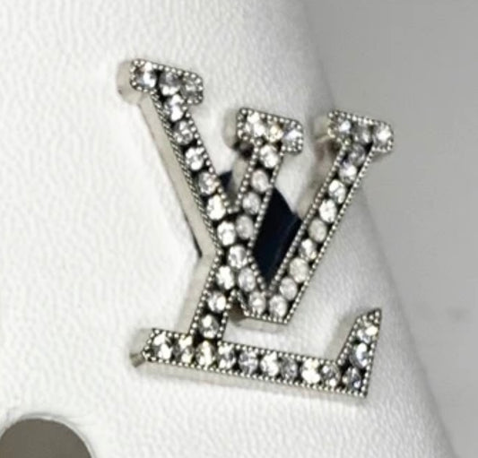 White Gold LV Croc Klip